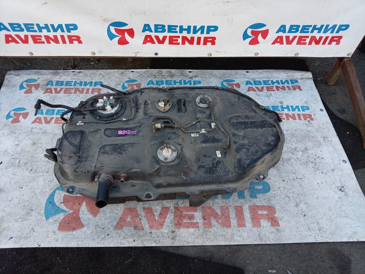 Бензобак MITSUBISHI DION CR6W (б/у)