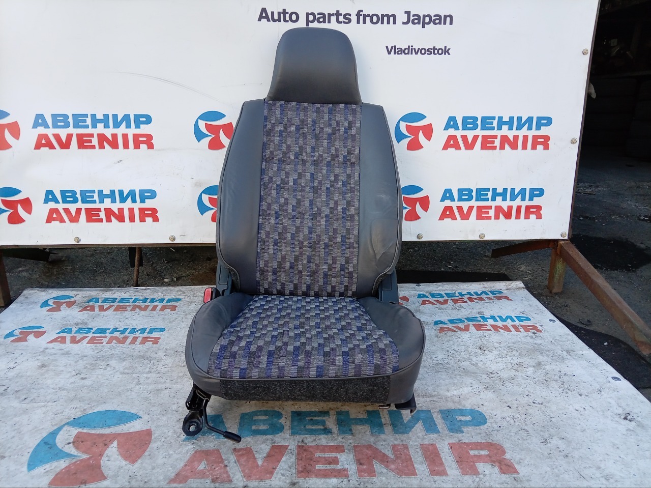 Сидение NISSAN AD Y11 переднее левое (б/у) Сидение NISSAN AD Y11 переднее левое (б/у)