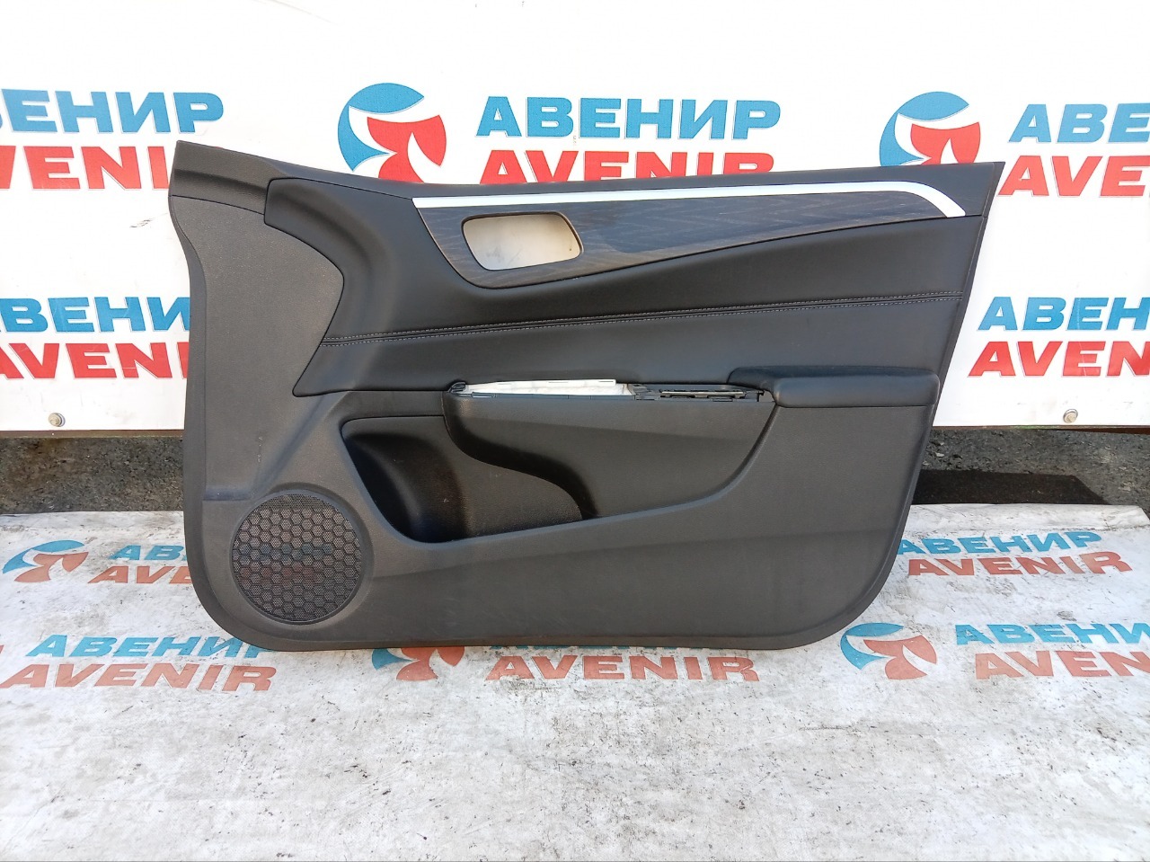 Обшивка дверей HONDA JADE FR4 передняя правая (б/у) Обшивка дверей HONDA JADE FR4 передняя правая (б/у)