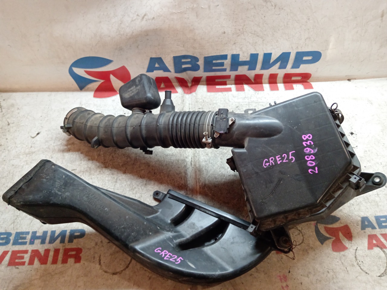 Корпус воздушного фильтра LEXUS IS250 GSE25 (б/у)