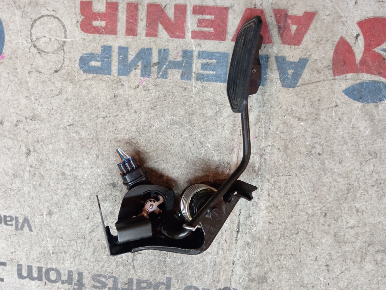 Педаль газа TOYOTA ALPHARD ATH10 2AZ-FXE (б/у)