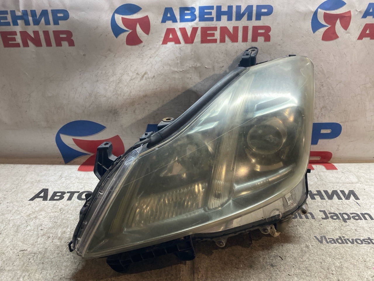 Фара TOYOTA CROWN GRS200 передняя левая (б/у)