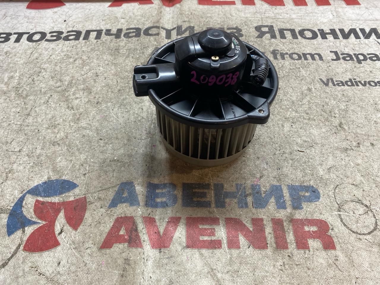 Мотор печки HONDA FIT GD4 (б/у) Мотор печки HONDA FIT GD4 (б/у)