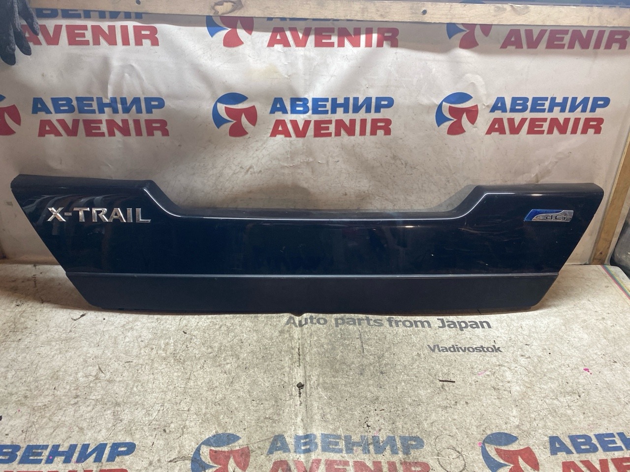 Накладка 5-й двери NISSAN X-TRAIL NT31 (б/у)