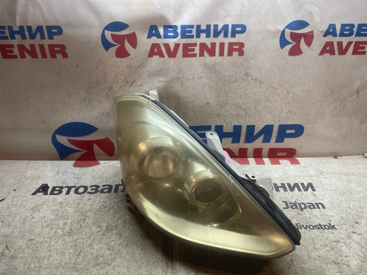 Фара TOYOTA CALDINA AZT241W передняя правая (б/у)