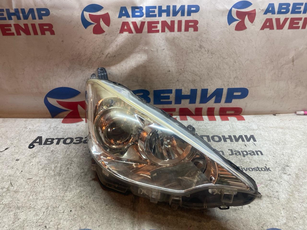 Фара TOYOTA AQUA NHP10 передняя правая (б/у)