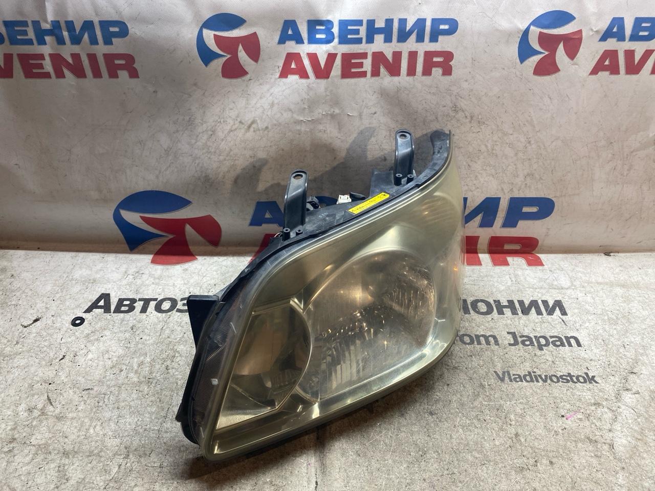 Фара TOYOTA NOAH AZR60 передняя левая (б/у)