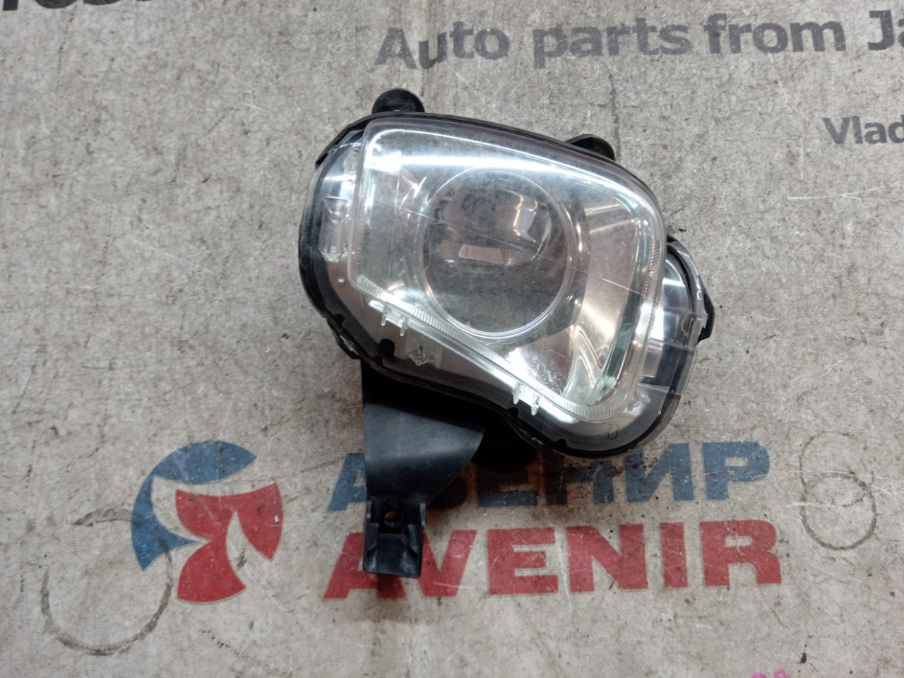 Туманка TOYOTA CROWN GRS200 передняя правая (б/у)