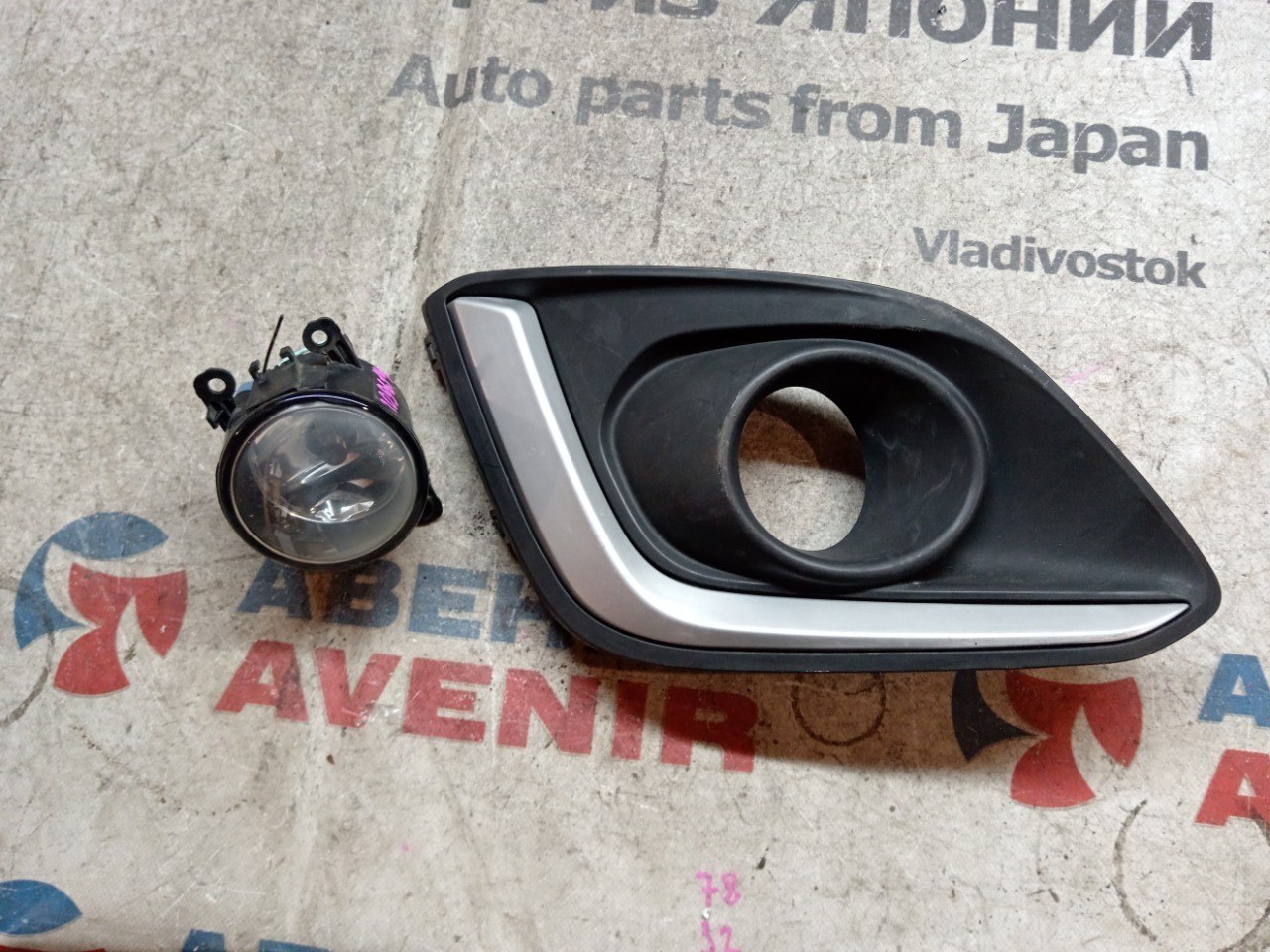 Туманка SUZUKI SWIFT ZC72S передняя правая (б/у)