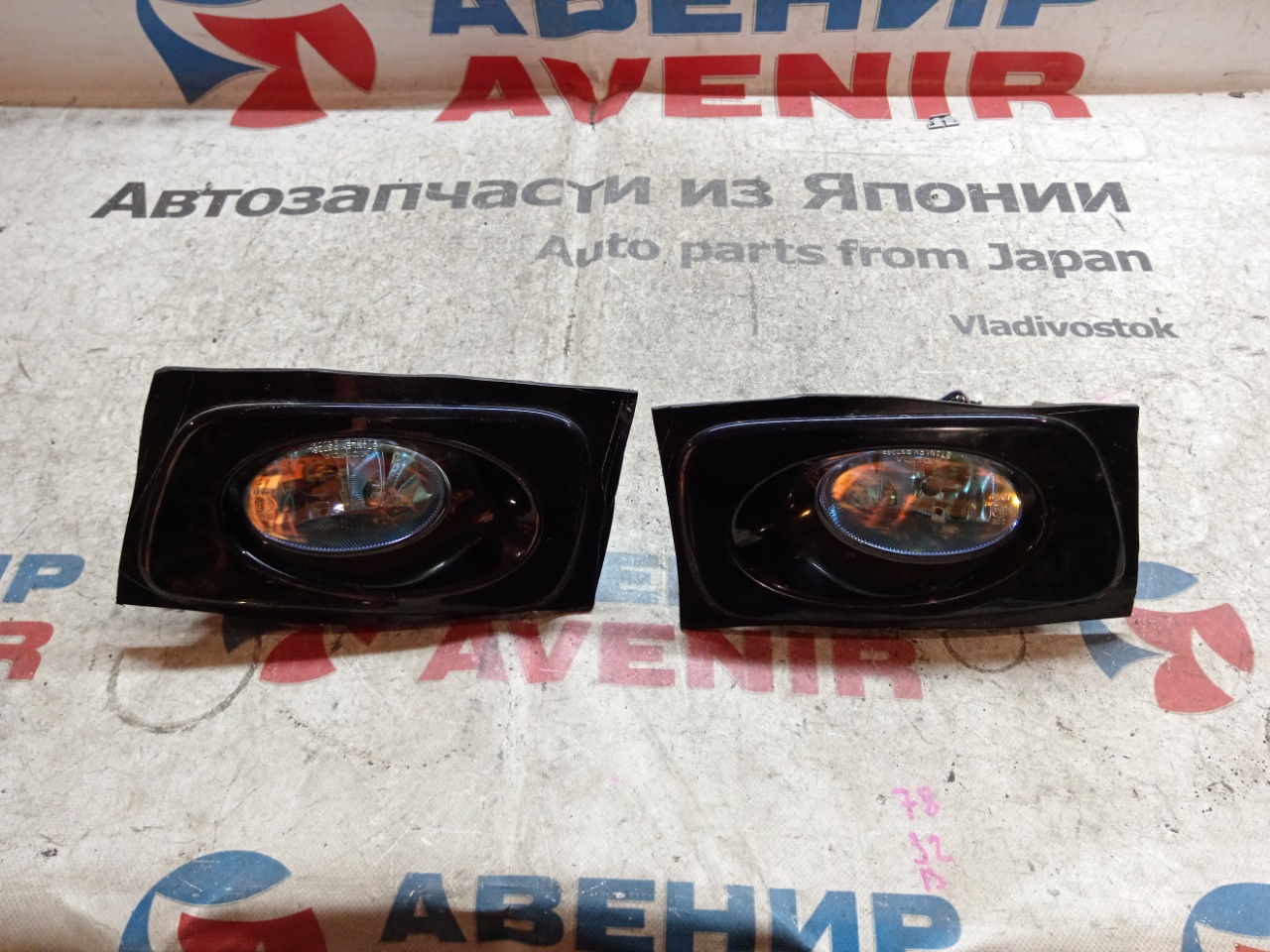 Туманка HONDA MOBILIO SPIKE GK2 левая (б/у)