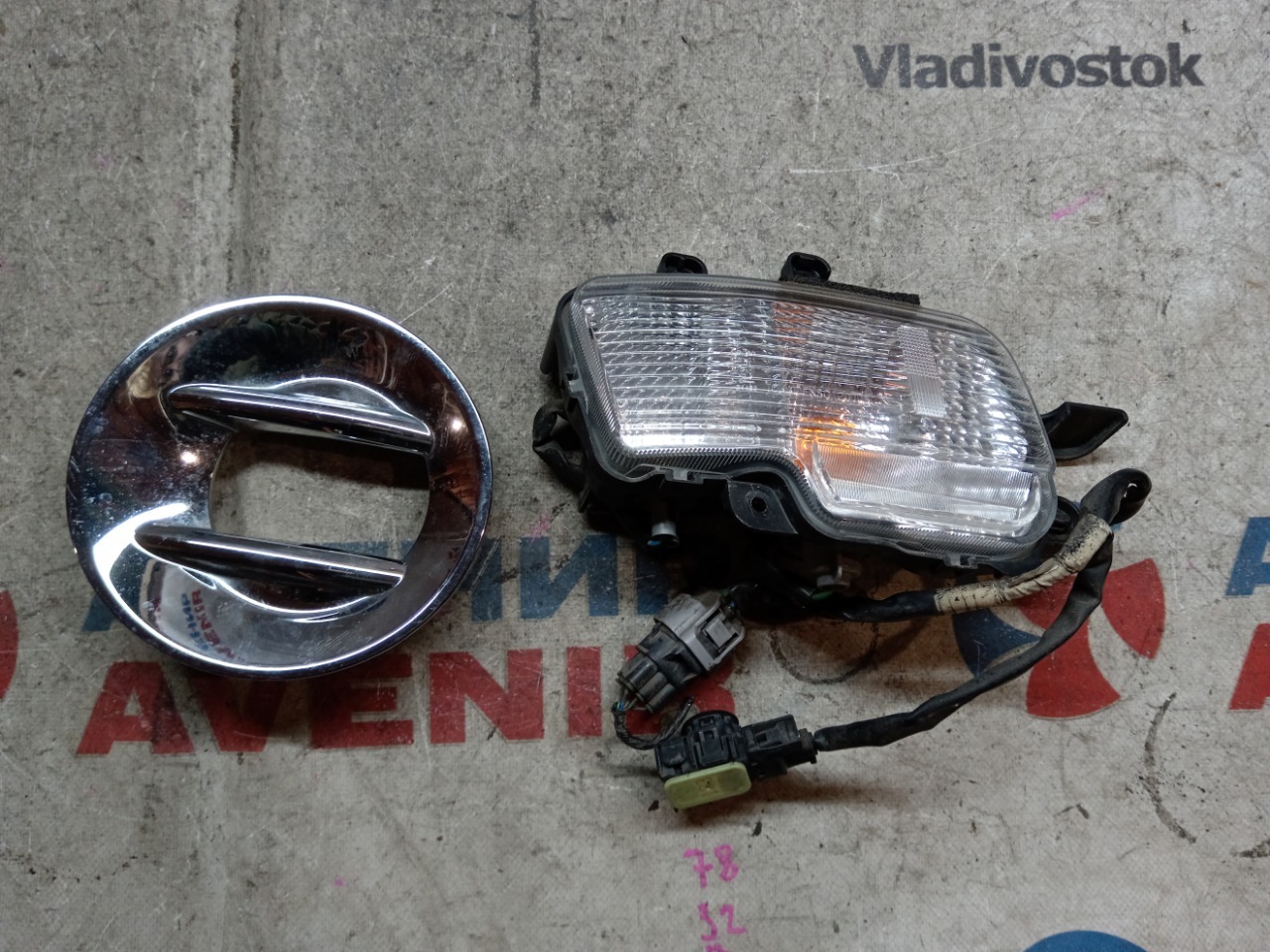 Повторитель бамперный DAIHATSU CAST LA260S задний левый (б/у)