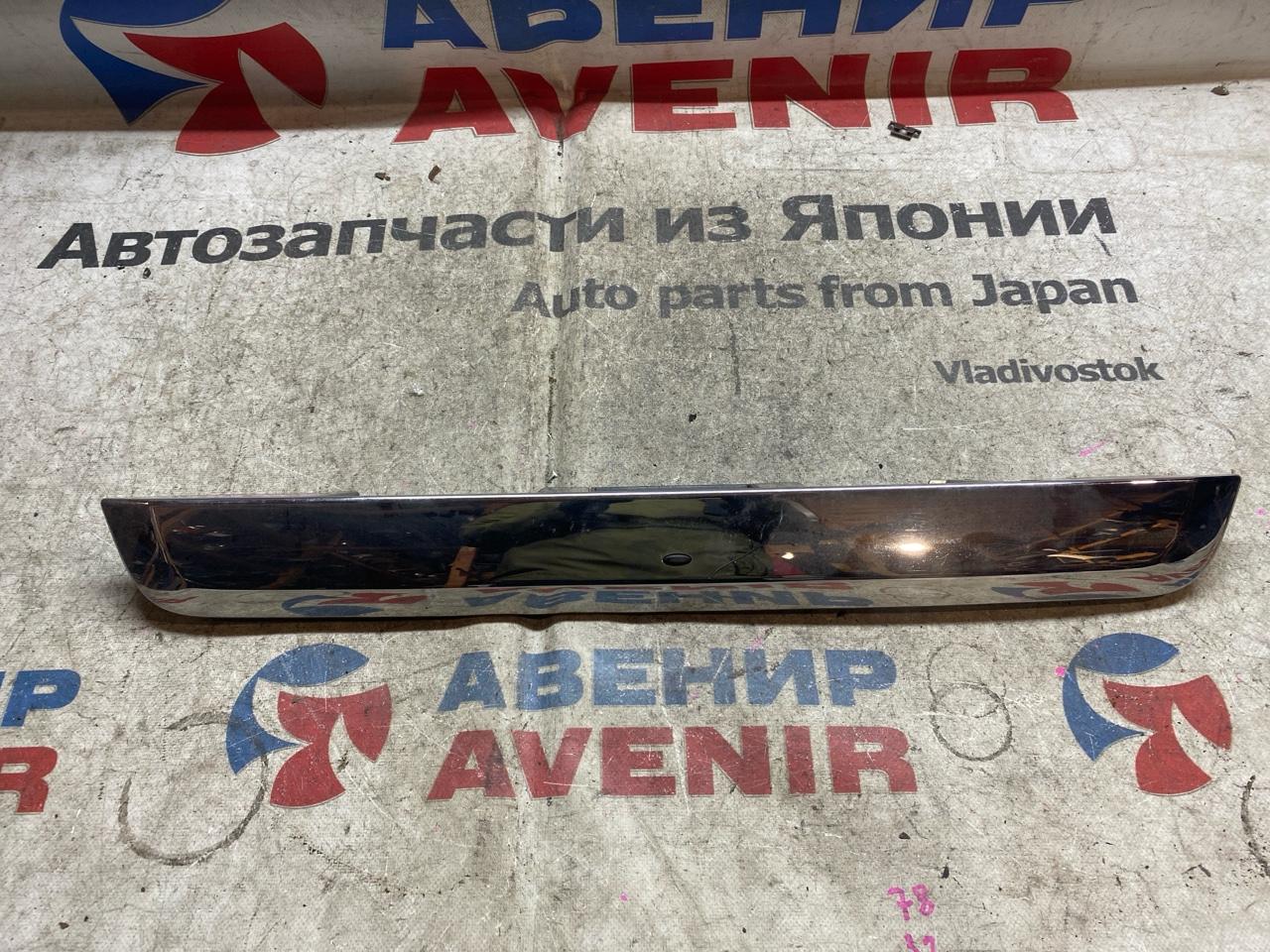 Накладка 5-й двери NISSAN X-TRAIL TNT31 (б/у)