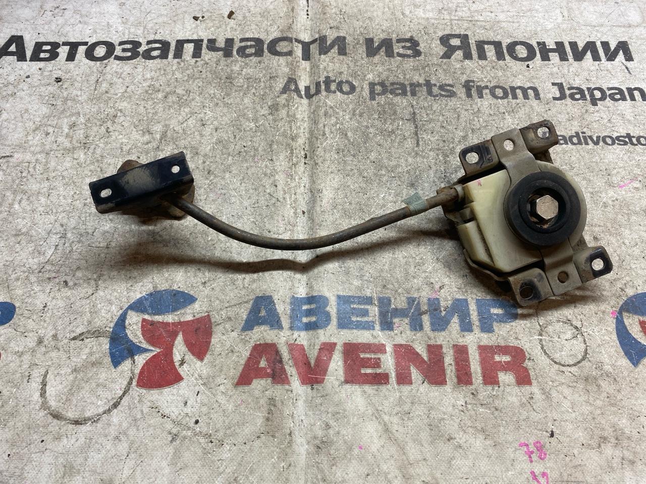 Крепление запаски TOYOTA WISH ZNE14 (б/у)