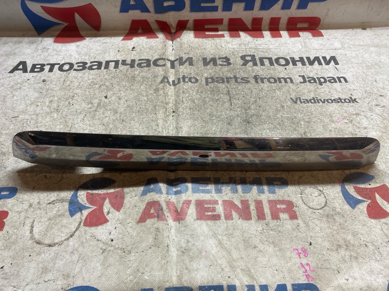 Накладка 5-й двери NISSAN X-TRAIL TNT31 (б/у)