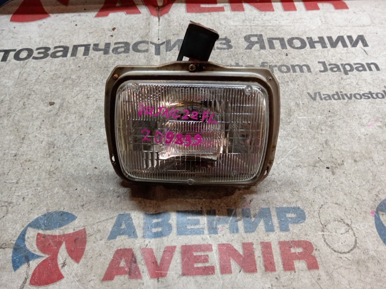 Фара NISSAN VANETTE VUJNC22 передняя левая (б/у)