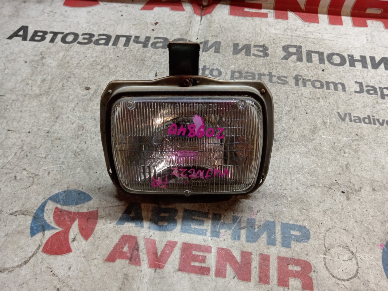 Фара NISSAN VANETTE VUJNC22 передняя правая (б/у)