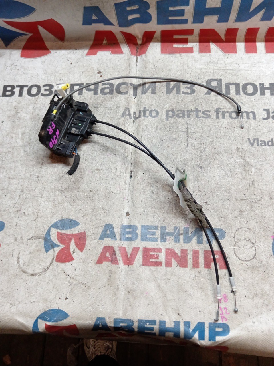 Замок двери NISSAN DUALIS 10 передний правый (б/у)