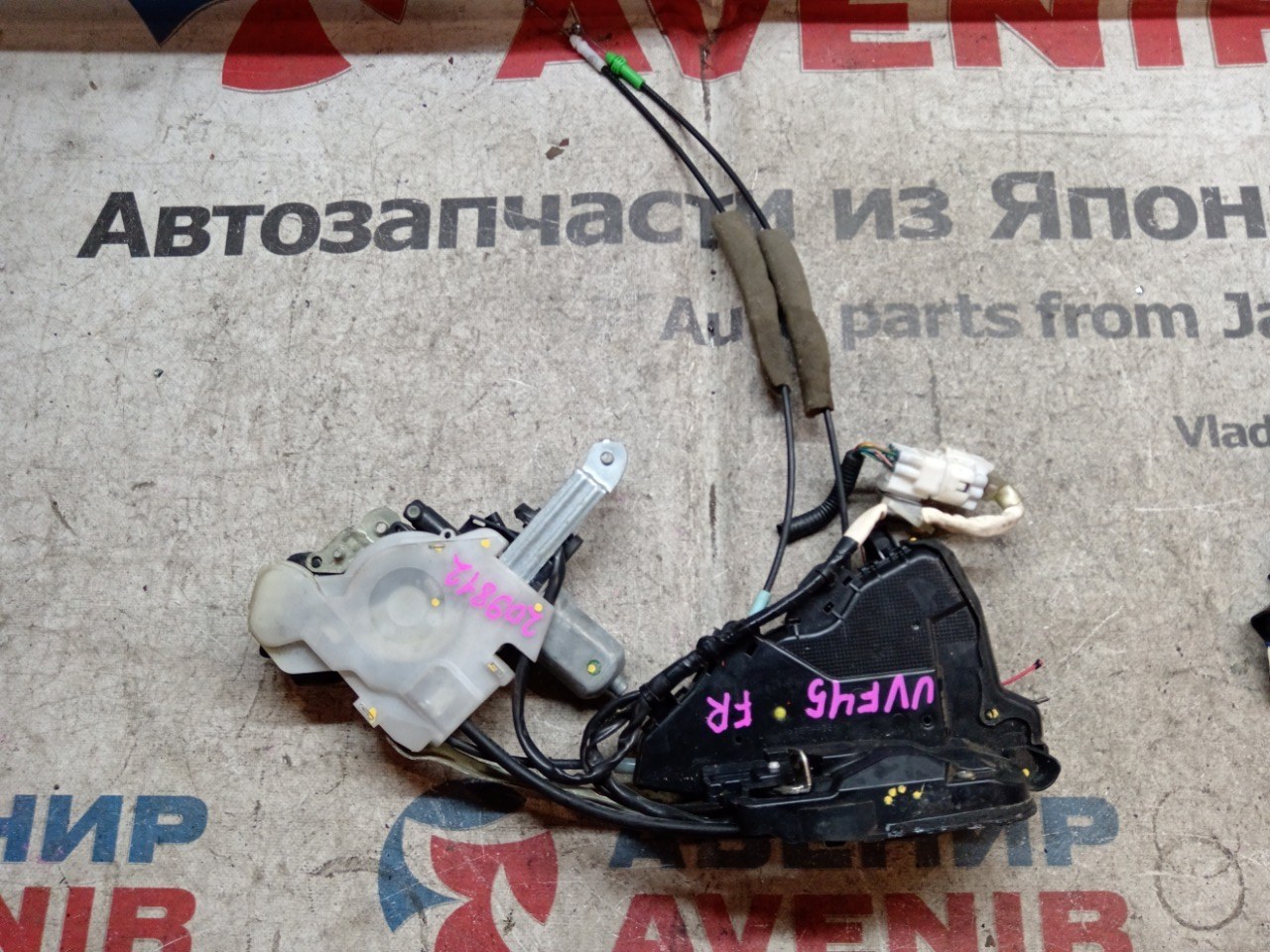 Замок двери LEXUS LS600H UVF45 передний правый (б/у)