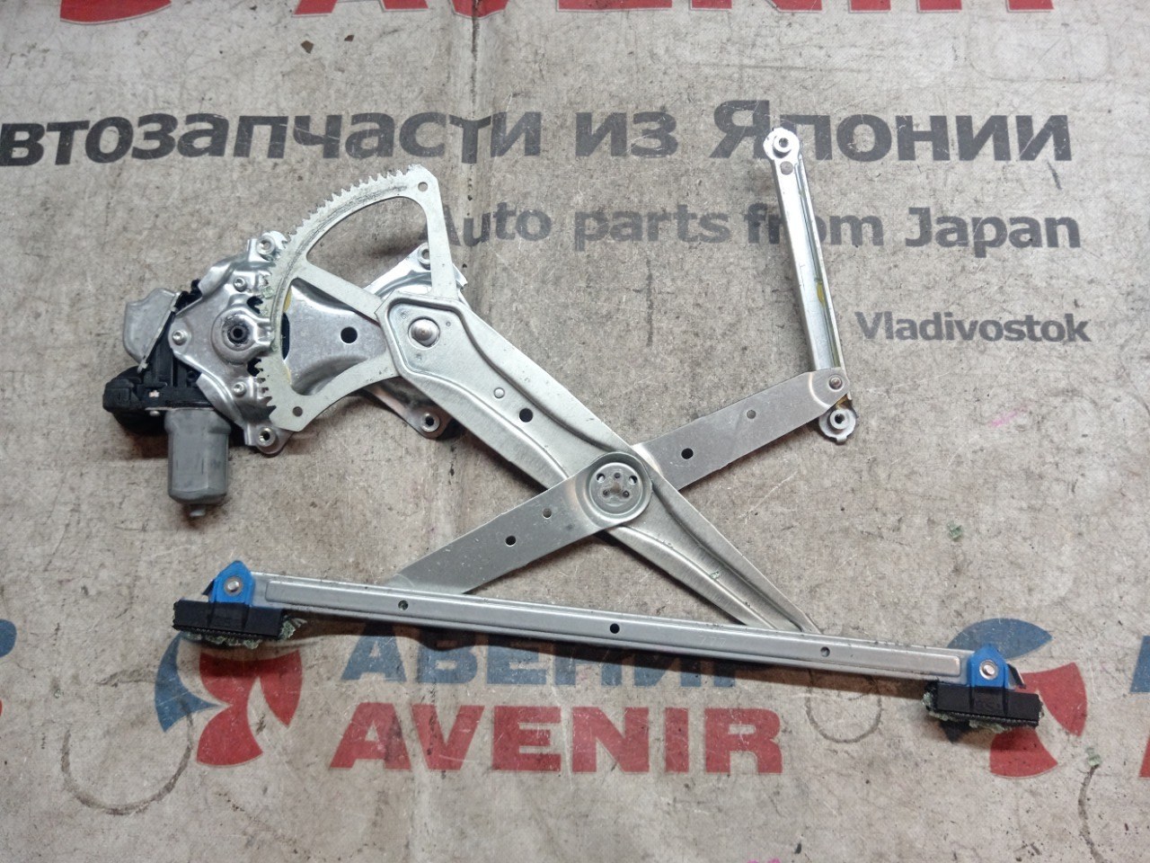 Стеклоподъемник TOYOTA MARK X GRX135 передний правый (б/у)