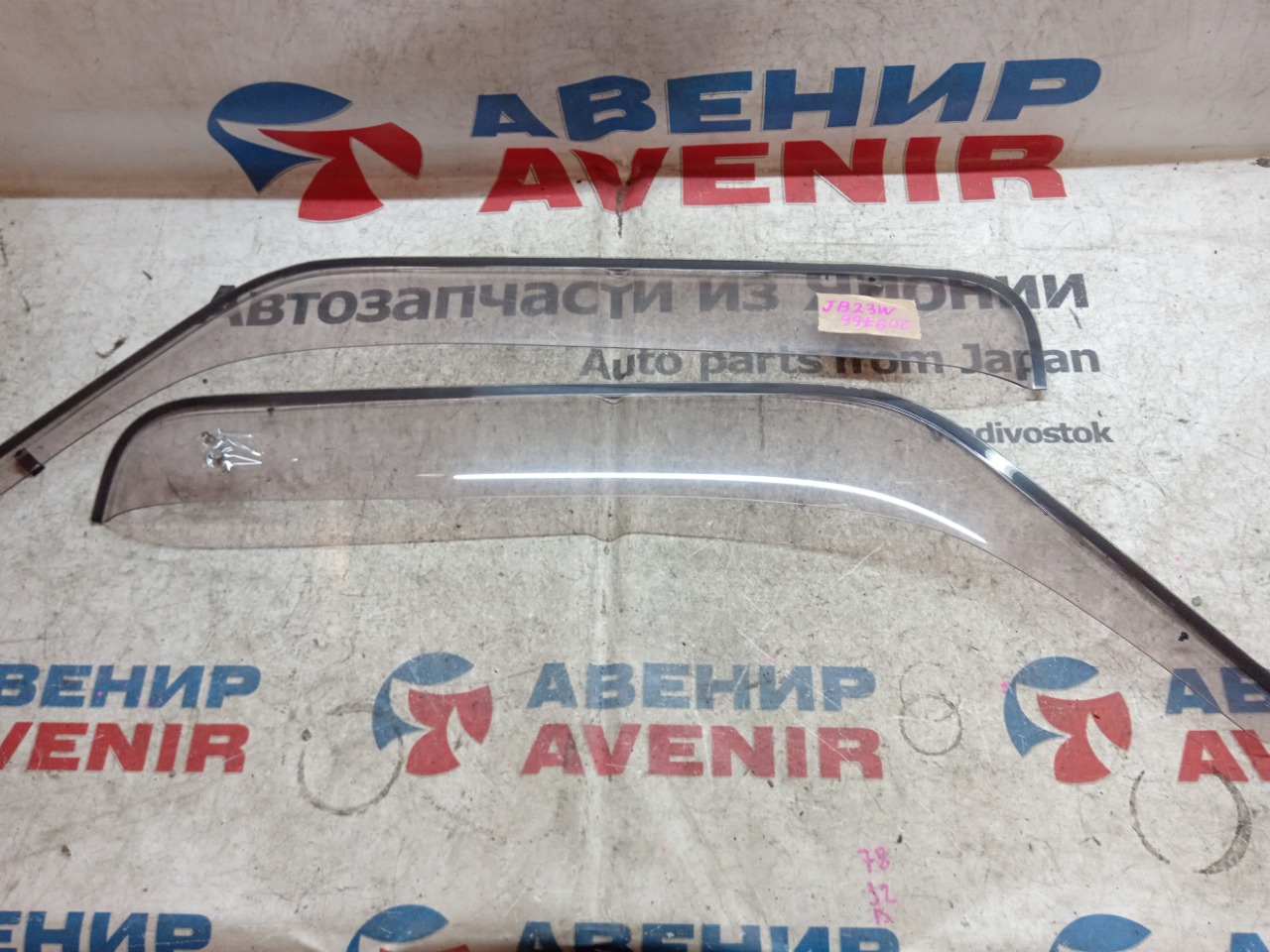 Ветровики комплект SUZUKI JIMNY JB23W (б/у)