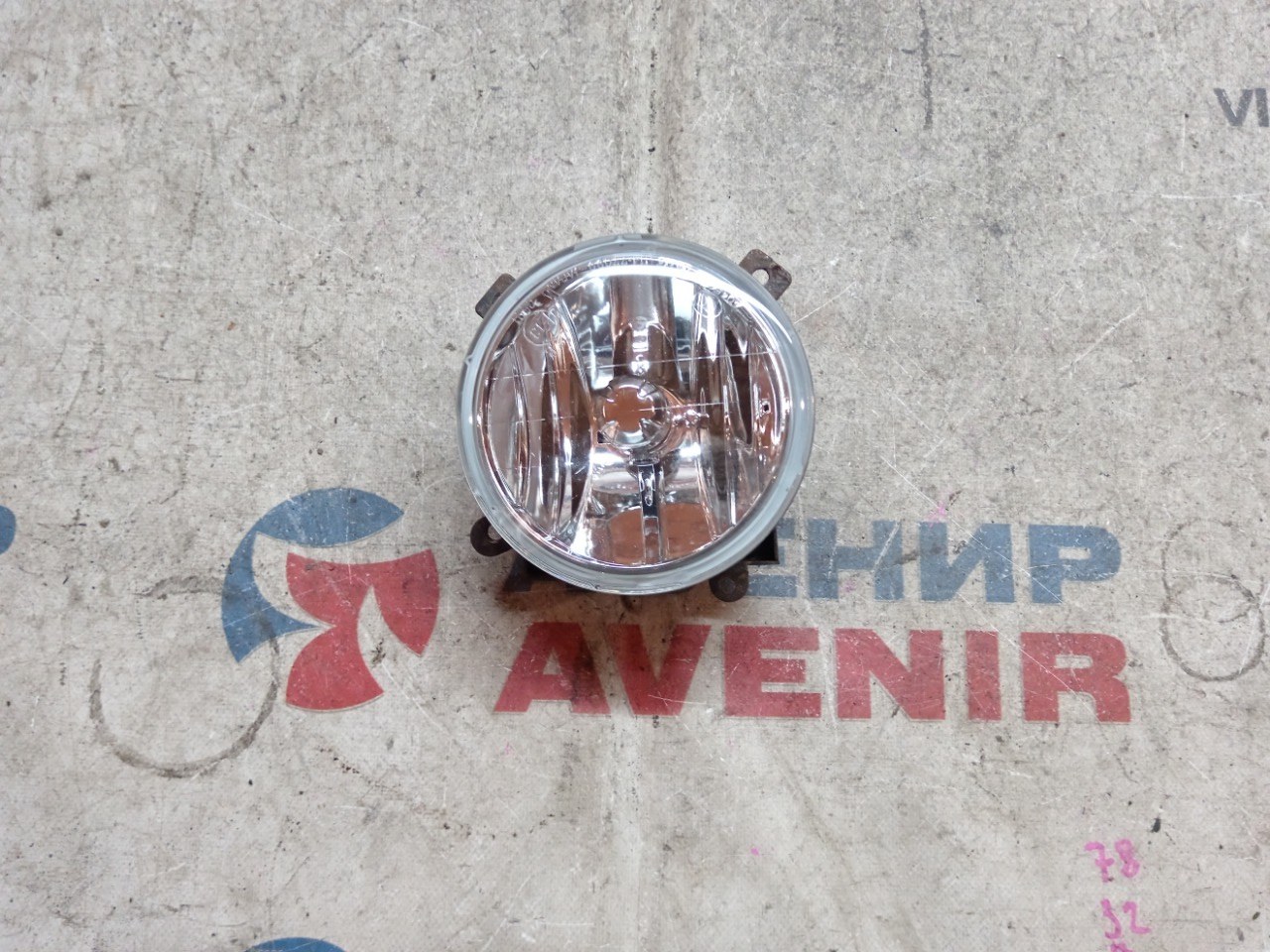 Туманка DAIHATSU TERIOS KID J111G передняя правая (б/у)