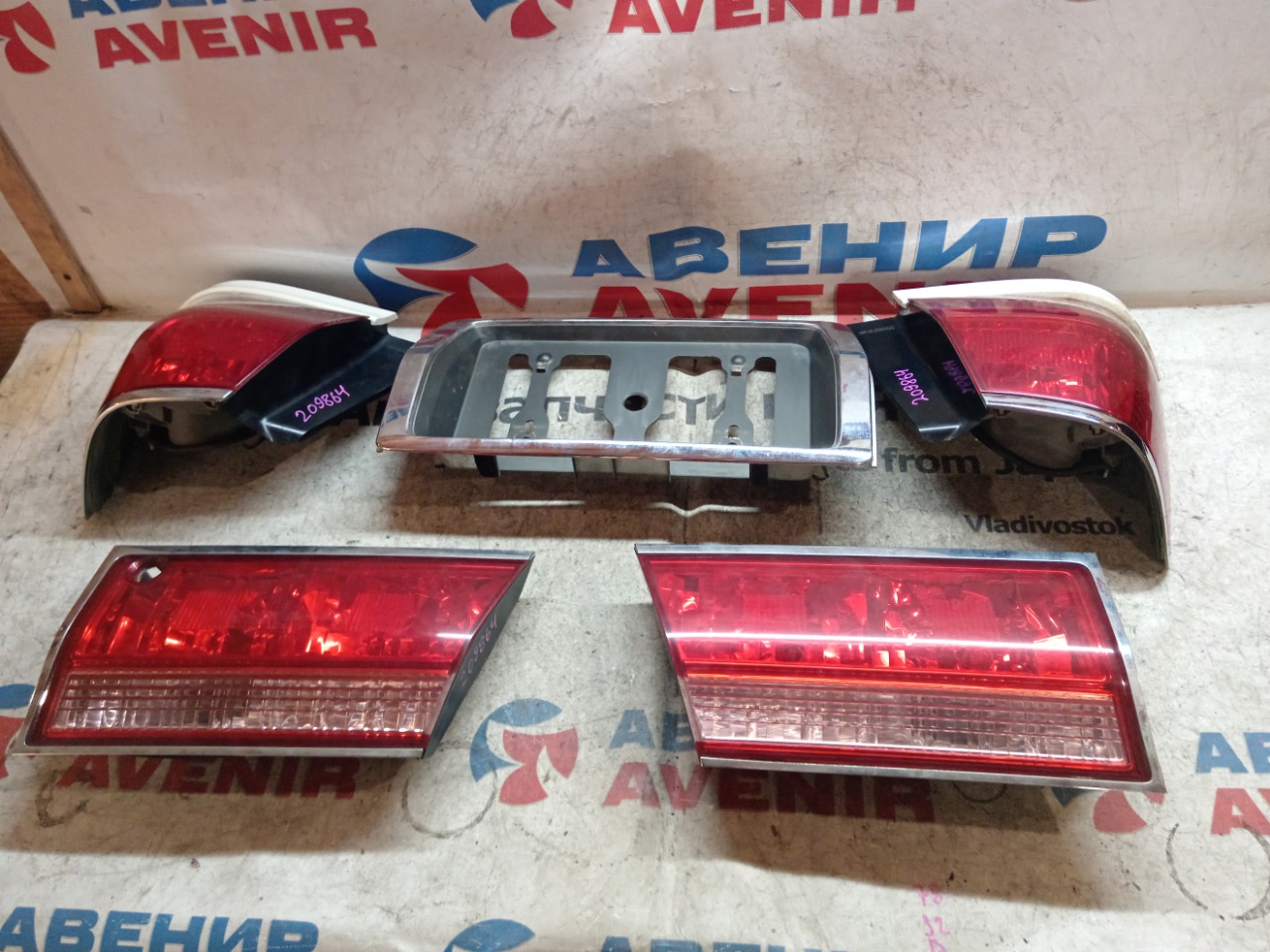 Стоп-сигнал TOYOTA CROWN JZS171 задний левый (б/у)