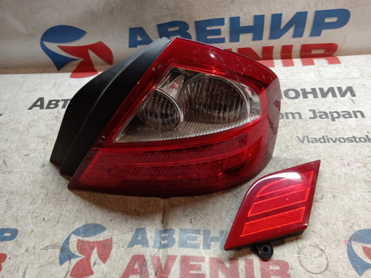 Стоп-сигнал NISSAN CIMA GF50 задний правый (б/у)