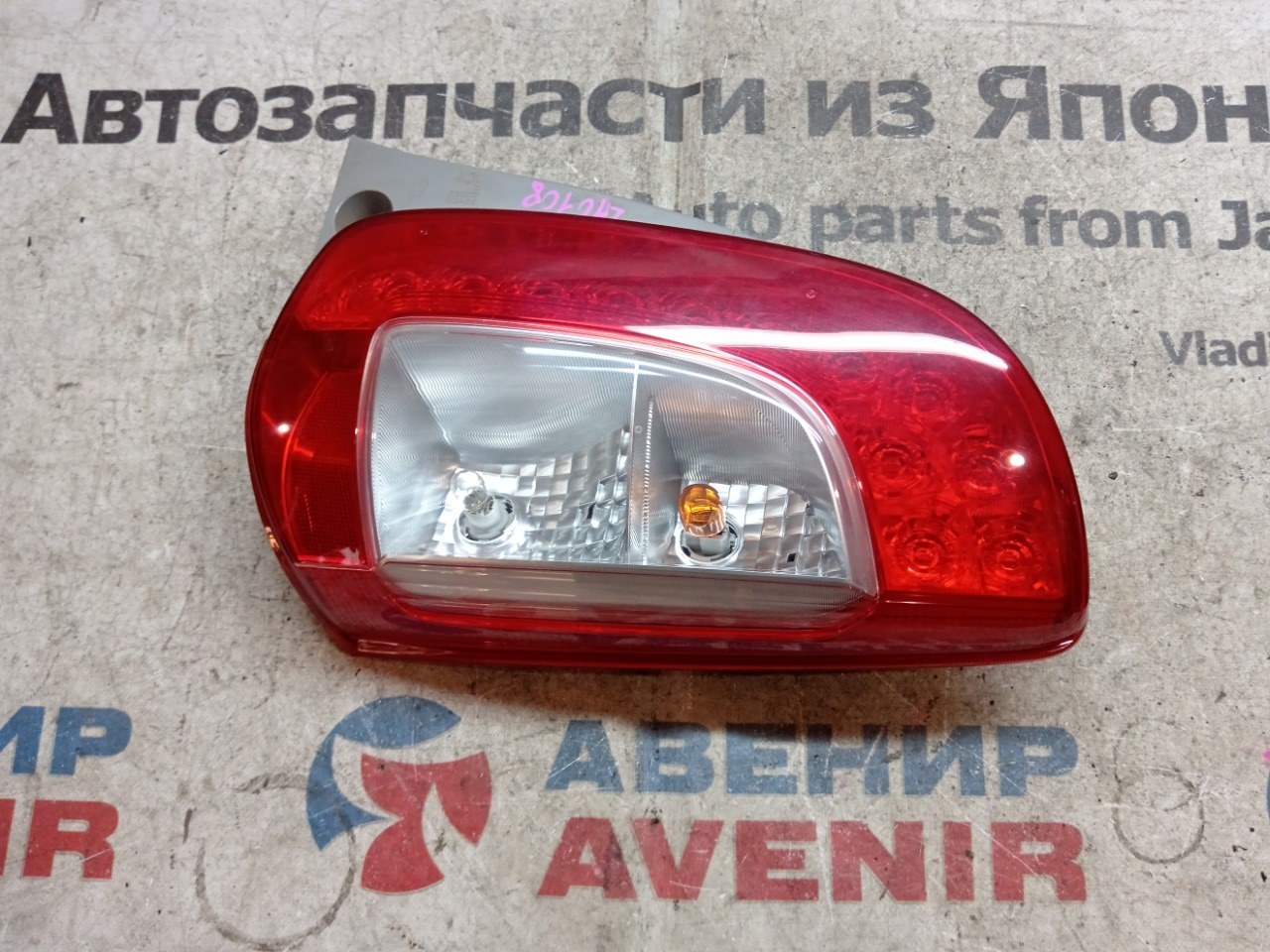 Стоп-сигнал TOYOTA PASSO KGC30 задний правый (б/у)