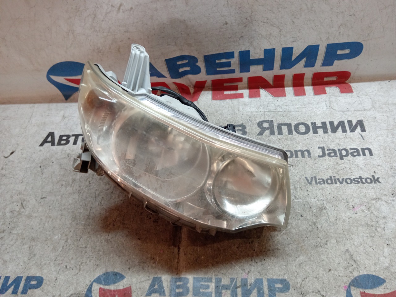 Фара DAIHATSU TANTO L375S передняя правая (б/у)