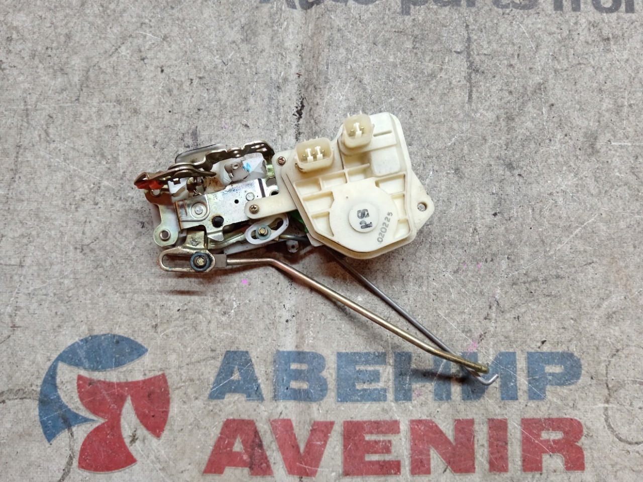 Замок двери HONDA STREAM RN1 передний правый (б/у)