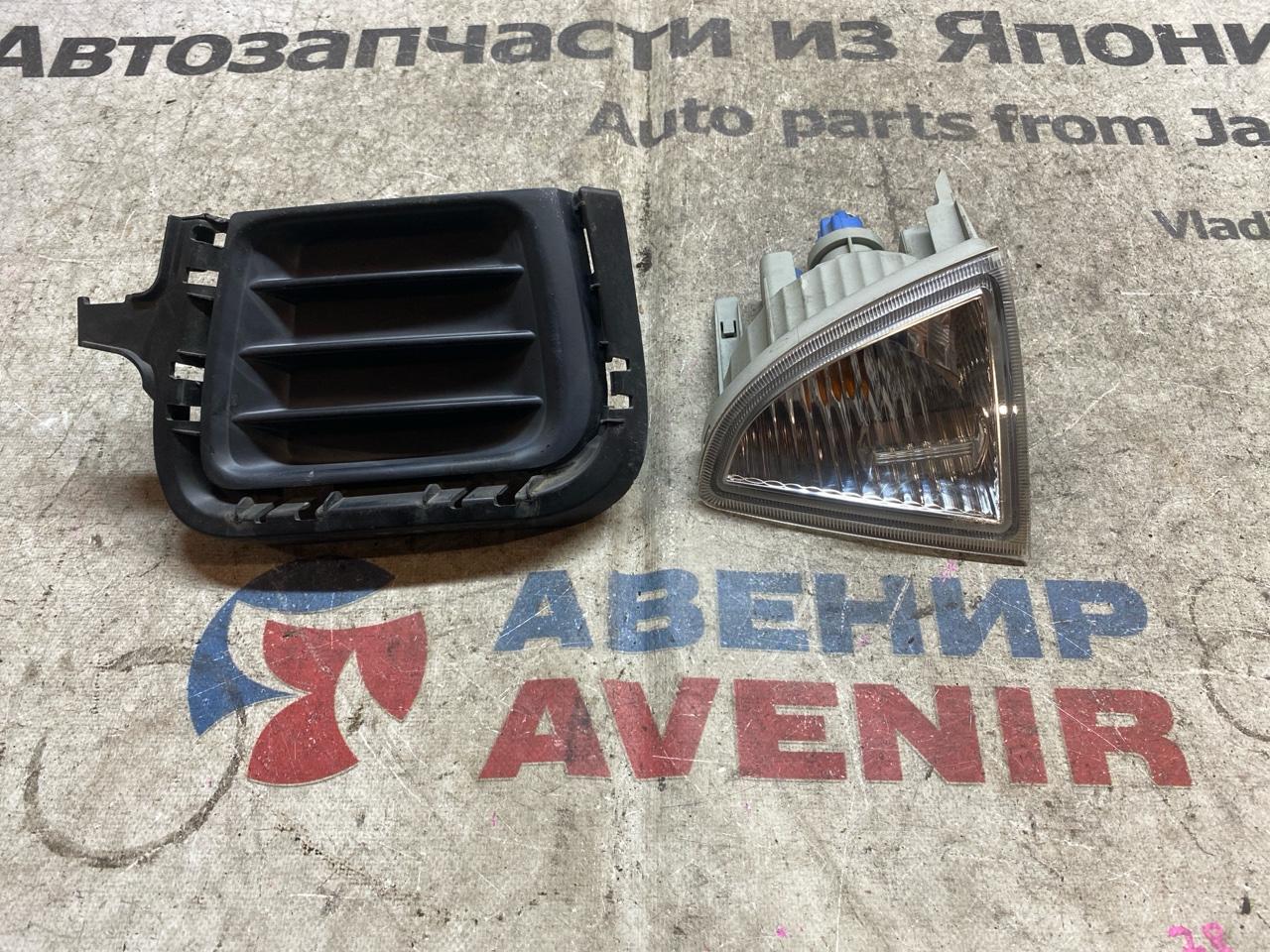 Повторитель бамперный TOYOTA AQUA NHP10 передний левый (б/у)