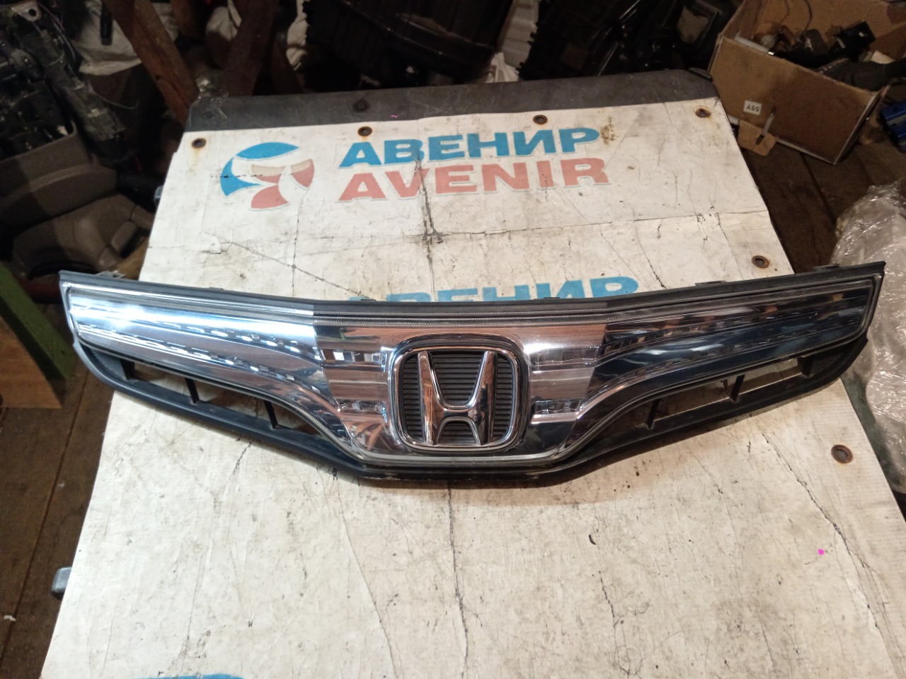 Решетка HONDA FIT GP1 (б/у)