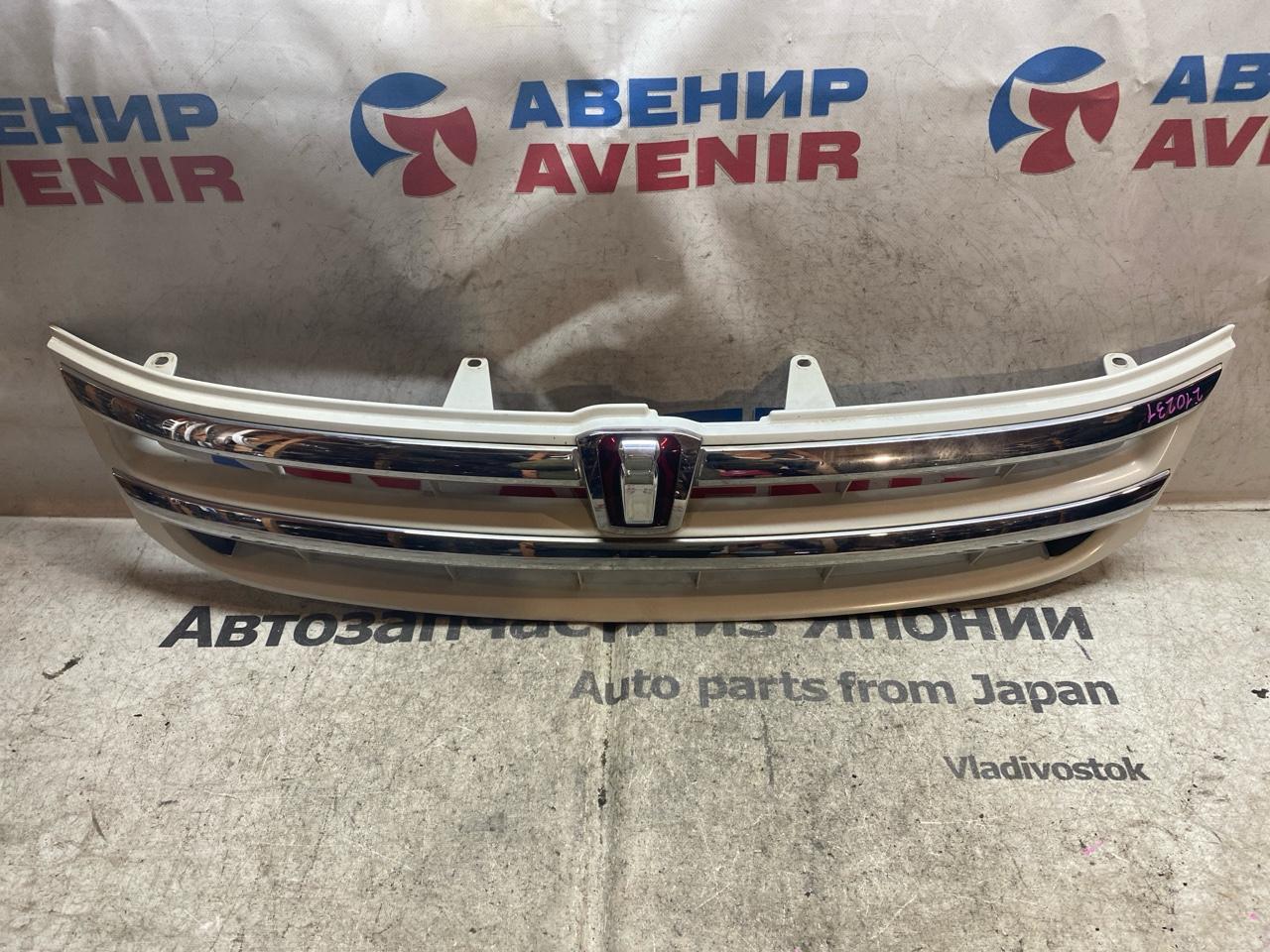 Решетка TOYOTA ISIS ANM10G (б/у)