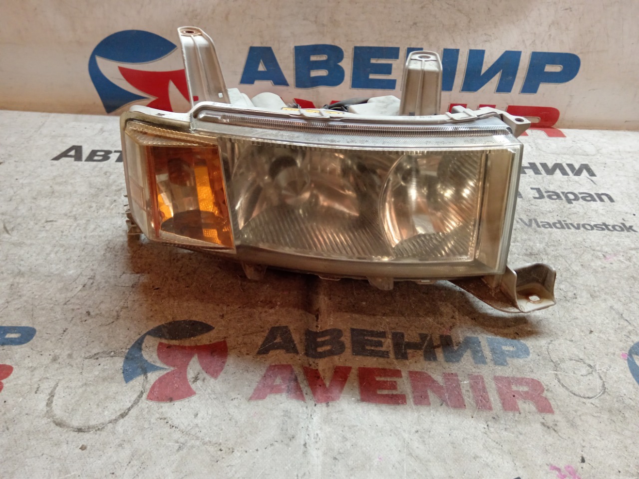 Фара TOYOTA BB NCP30 передняя правая (б/у)