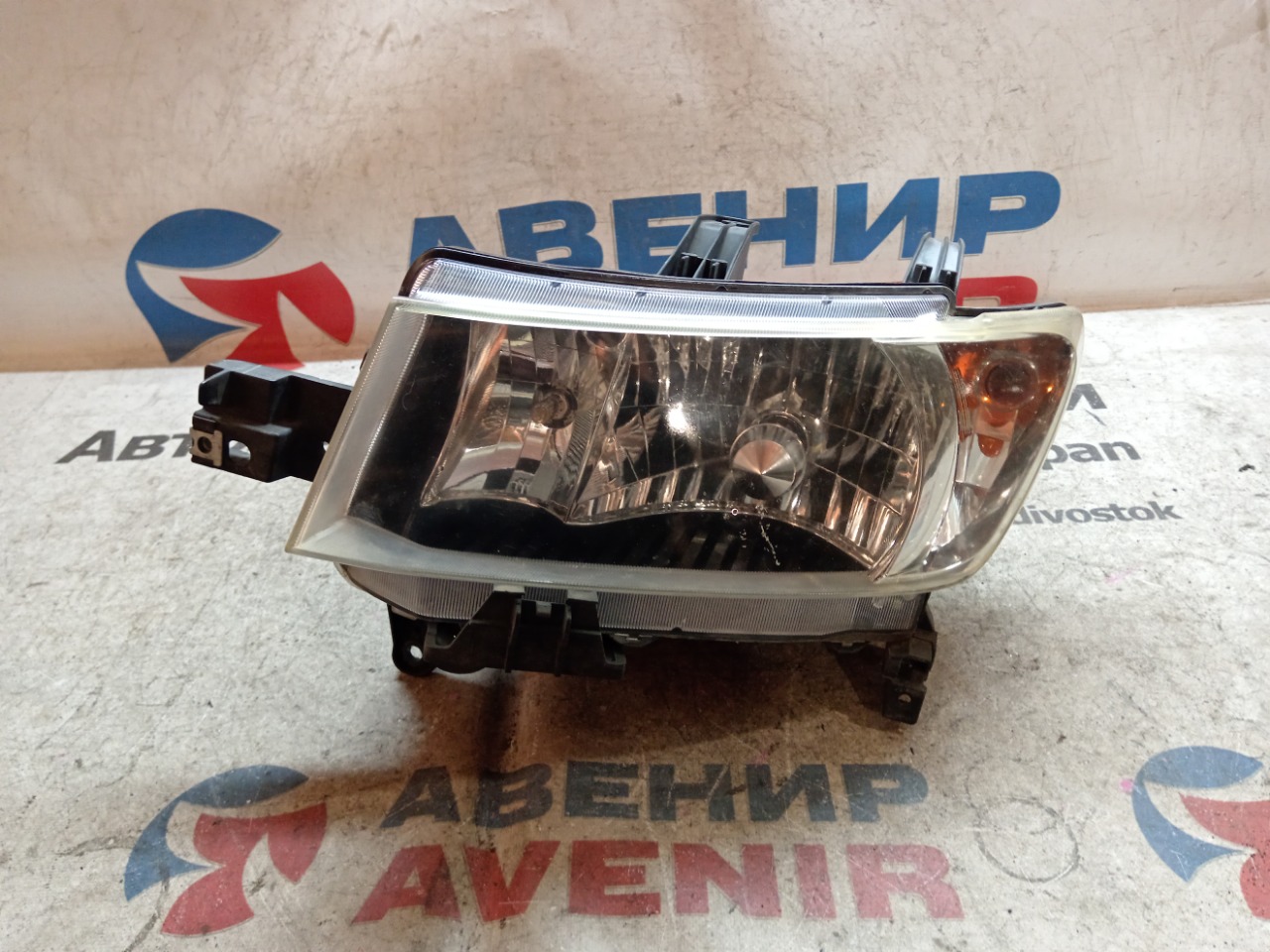 Фара TOYOTA BB QNC25 передняя левая (б/у)