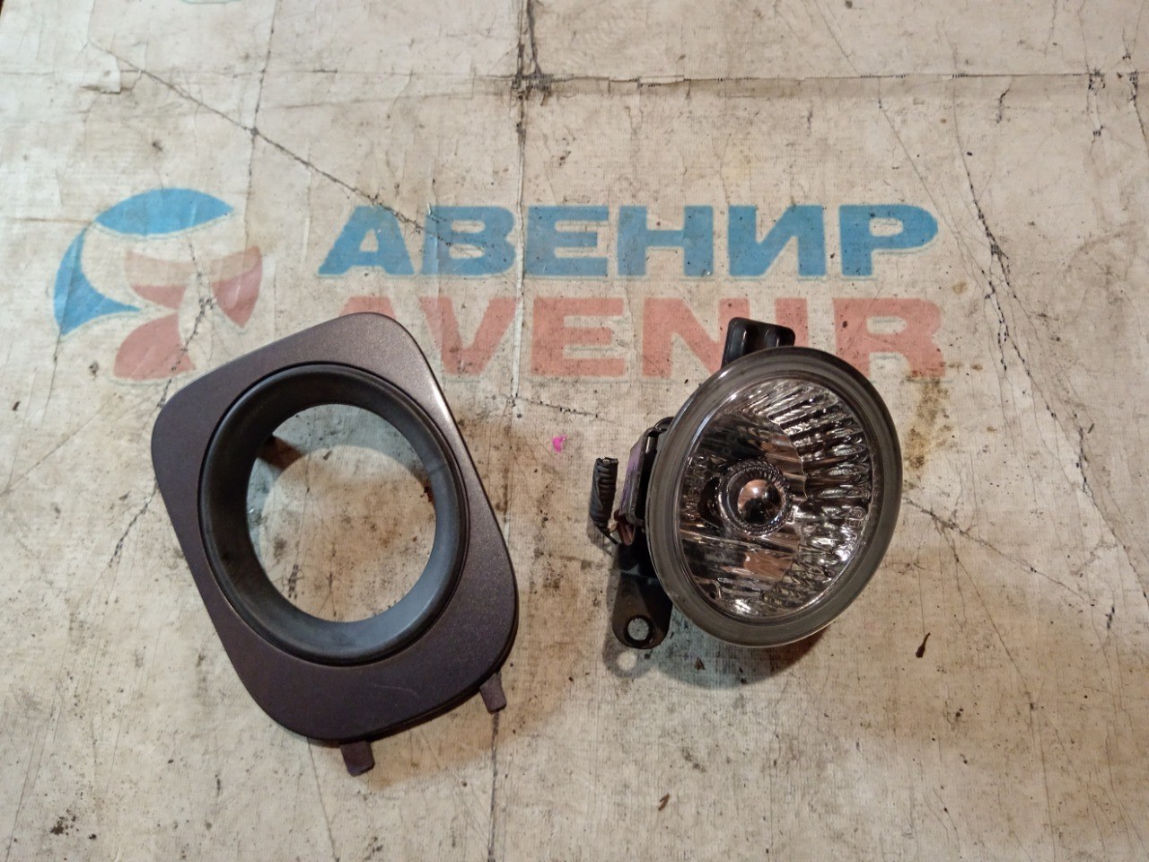 Туманка NISSAN CUBE YZ11 передняя правая (б/у)