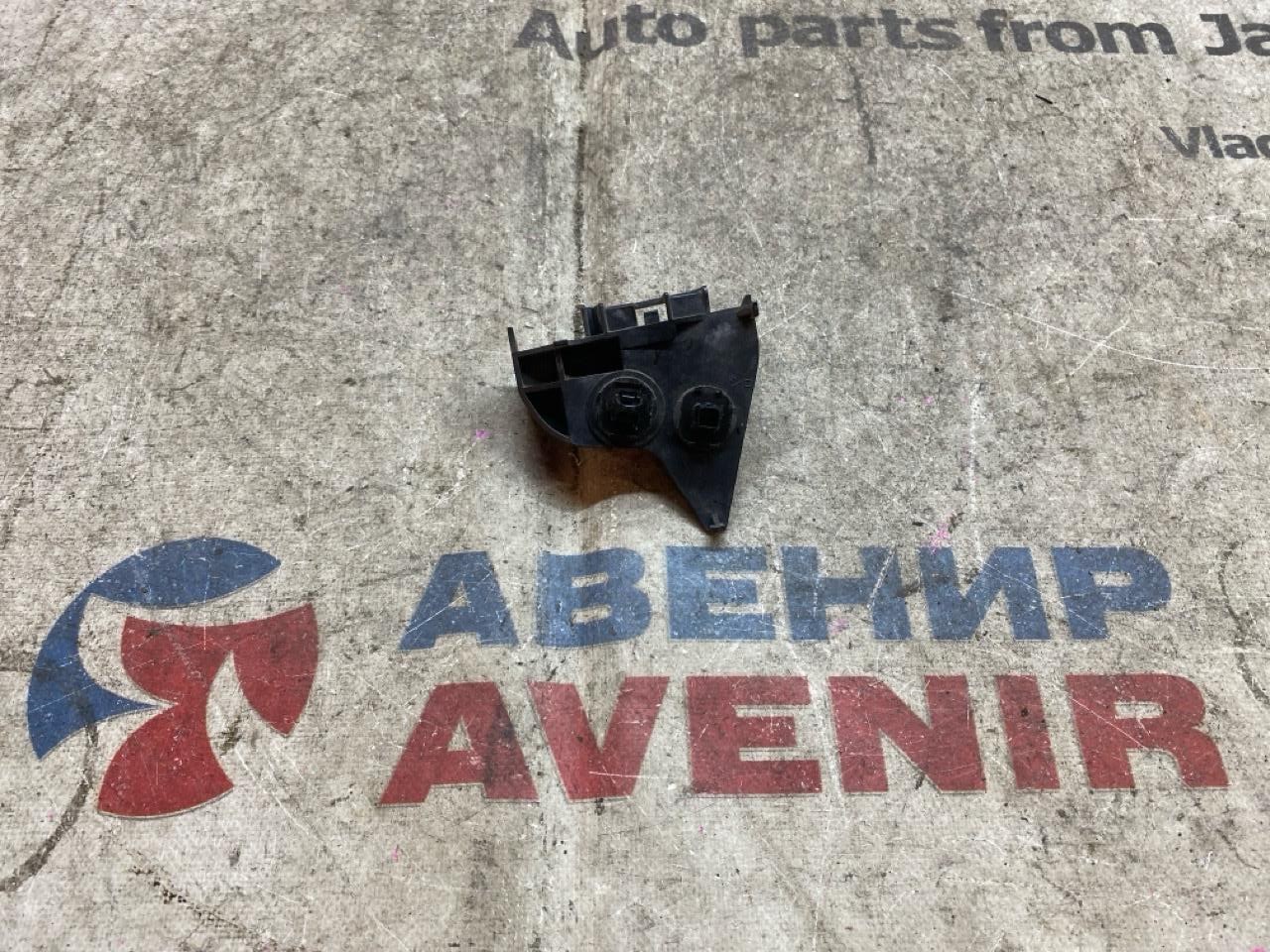 Крепление бампера TOYOTA AQUA NHP10 заднее левое (б/у)