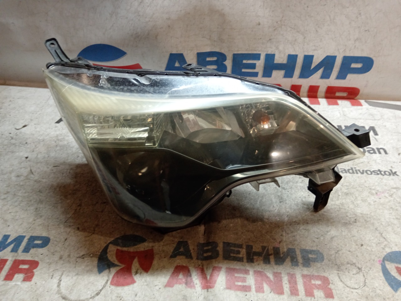 Фара TOYOTA SPADE NCP145 передняя правая (б/у)