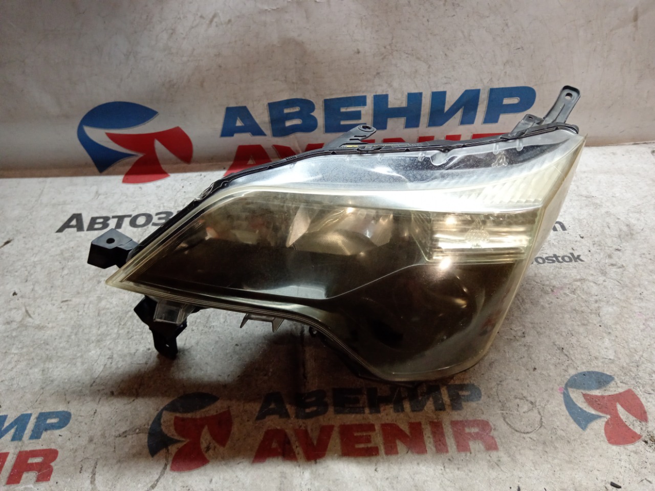 Фара TOYOTA SPADE NCP145 передняя левая (б/у)