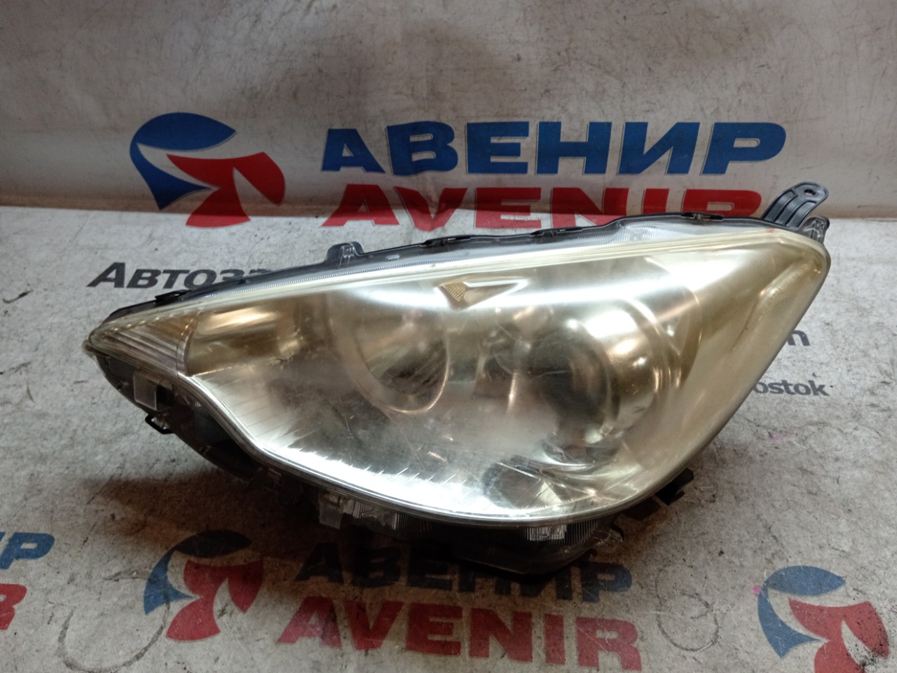 Фара TOYOTA AQUA NHP10 передняя левая (б/у)