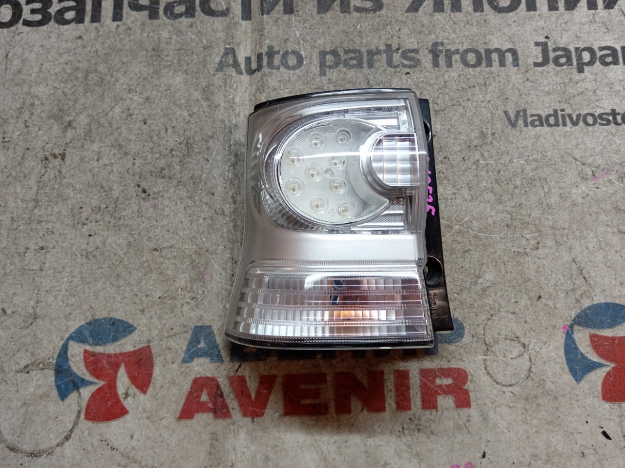 Стоп-сигнал DAIHATSU TANTO L375S задний левый (б/у)