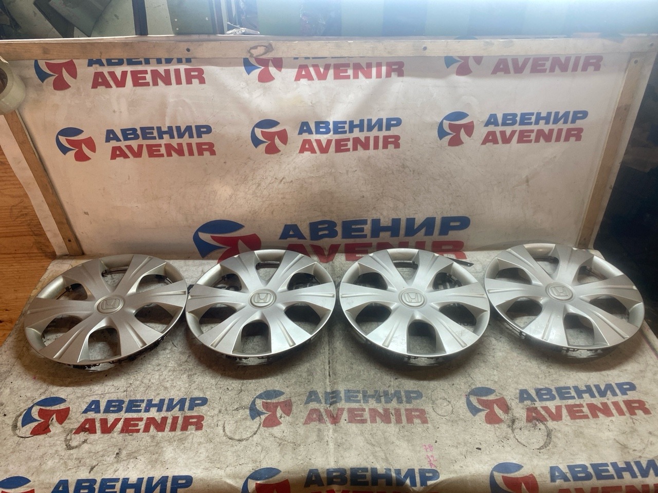 Колпаки на колеса HONDA FREED GB3 (б/у)