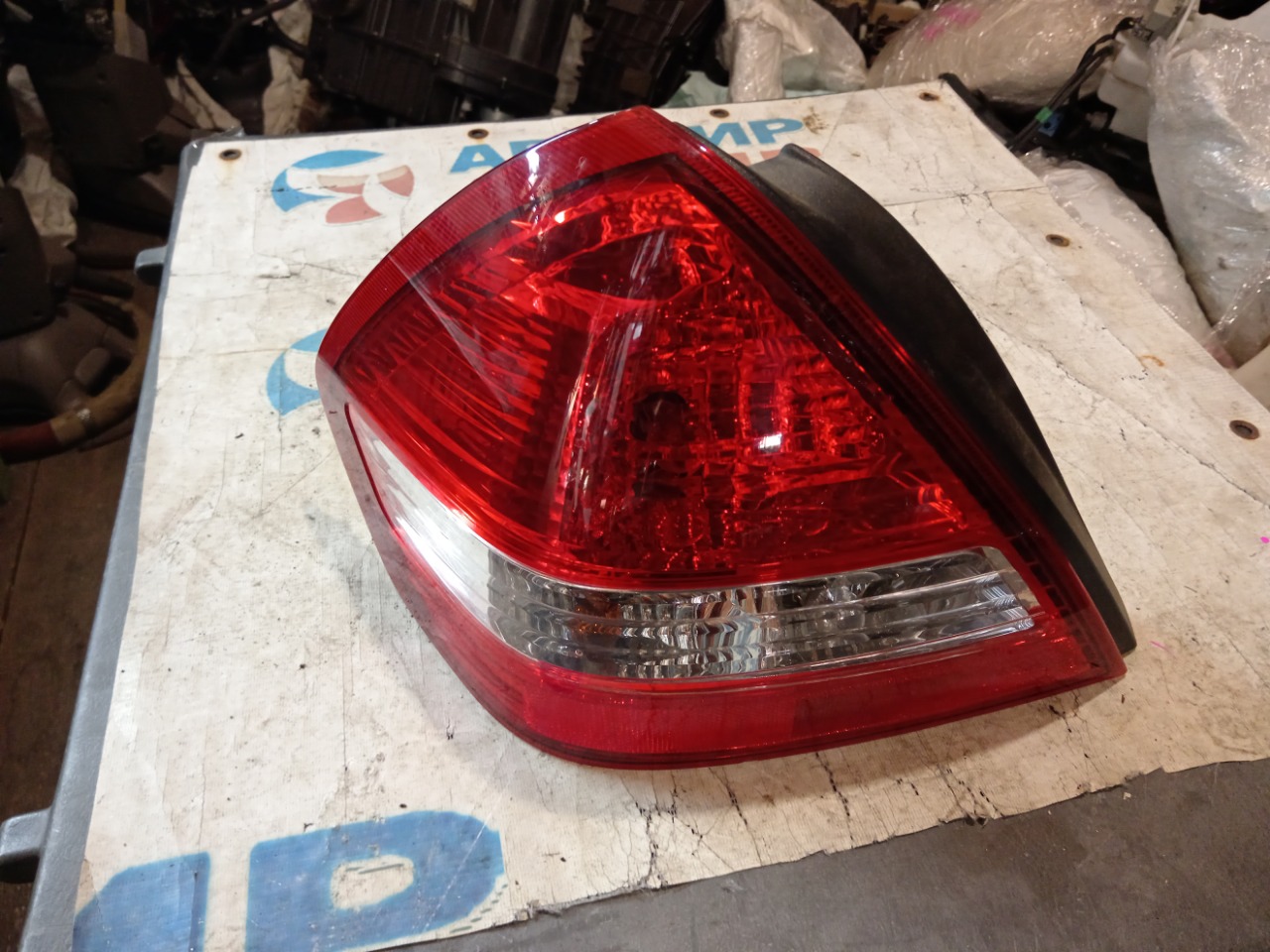 Стоп-сигнал NISSAN TIIDA LATIO SJC11 задний левый (б/у)