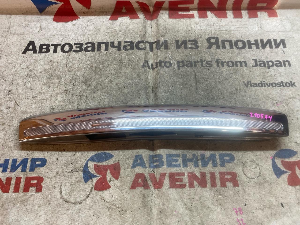 Накладка 5-й двери HONDA FREED SPIKE GB3 задняя (б/у)