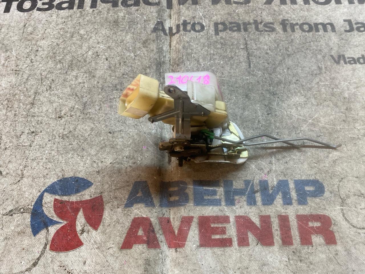 Замок 5-й двери TOYOTA FUNCARGO NCP20 задний (б/у)