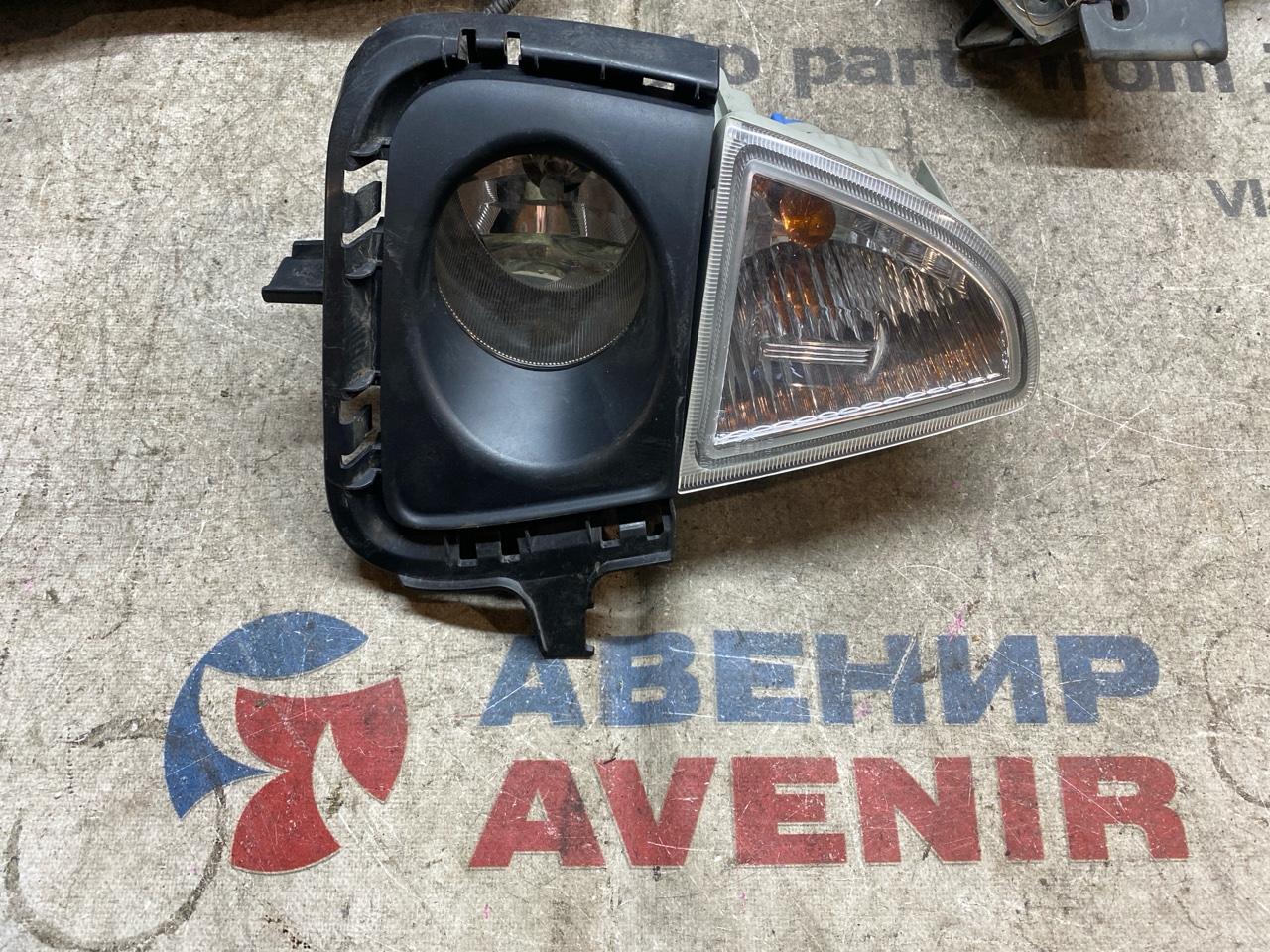 Туманка TOYOTA AQUA NHP10 передняя правая (б/у)