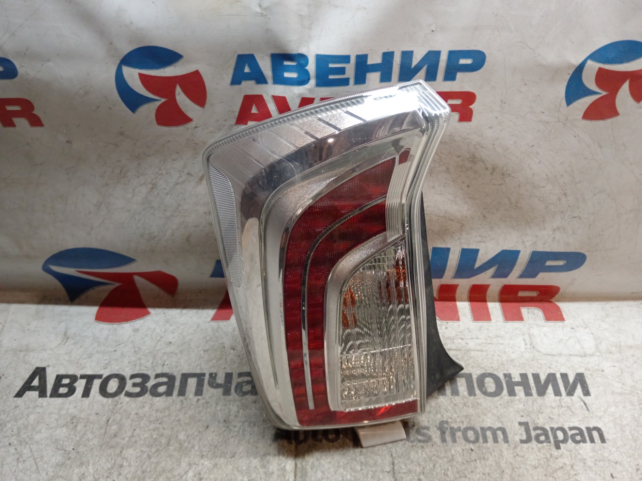 Стоп-сигнал TOYOTA PRIUS ZVW30 задний левый (б/у)