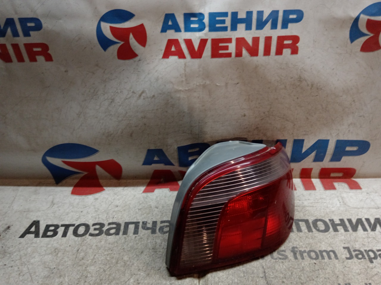 Стоп-сигнал TOYOTA VITZ NCP10 задний правый (б/у)