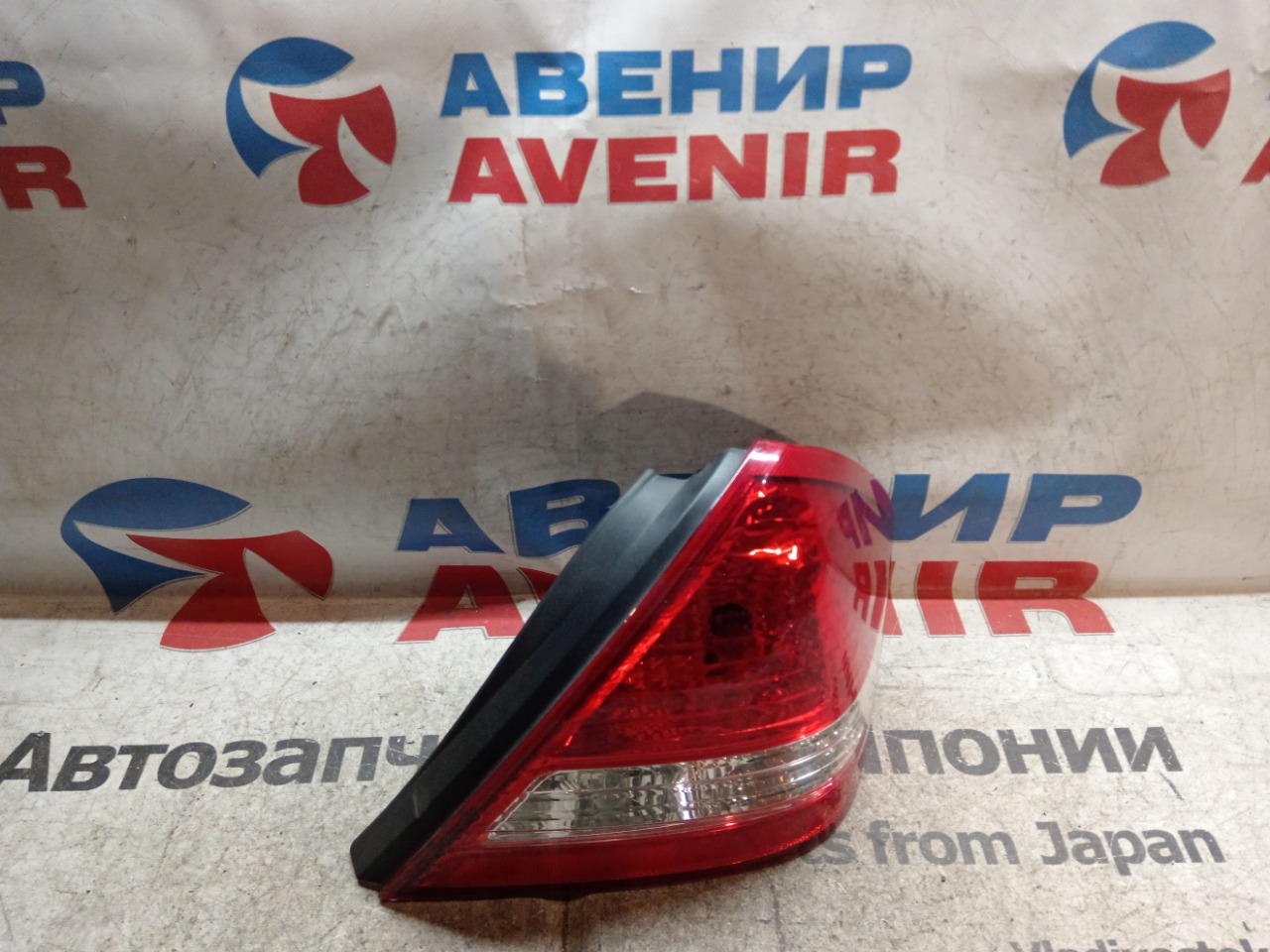 Стоп-сигнал NISSAN TIIDA LATIO SJC11 задний правый (б/у)