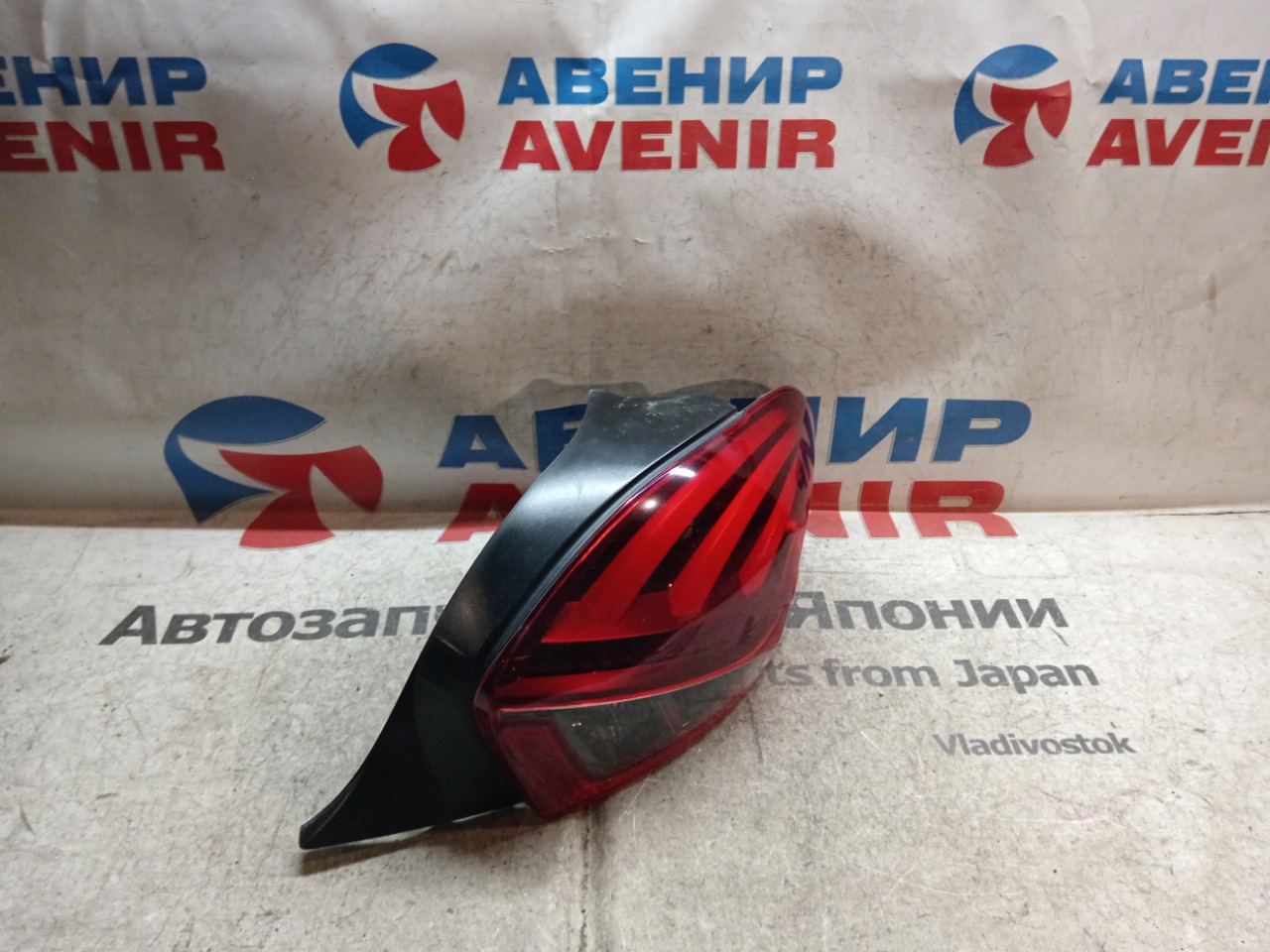 Стоп-сигнал PEUGEOT 208 CC задний правый (б/у)